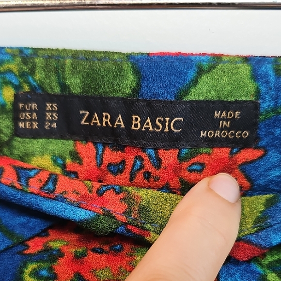 Zara High Waist Blue and Red Floral Shorts - Picture 2 of 3